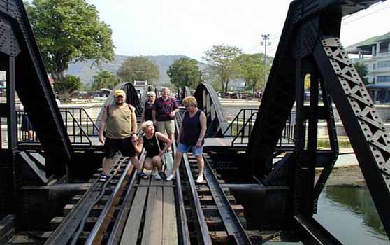 floating-market-river-kwai 12